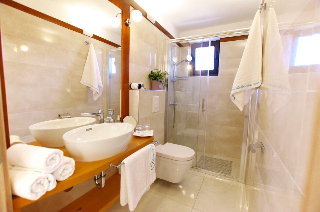 דירות Apartman Murter Center 4+1 Id 720 מראה חיצוני תמונה