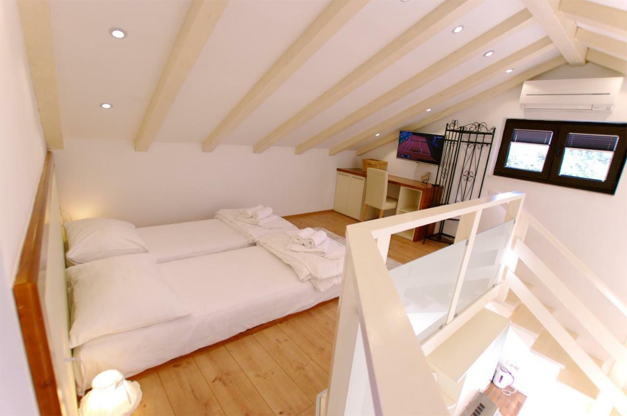 דירות Apartman Murter Center 4+1 Id 720 מראה חיצוני תמונה